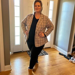 Plaid one button blazer. Fall feel!